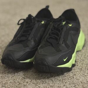 Nike Kids Shoes Black and Neon Green